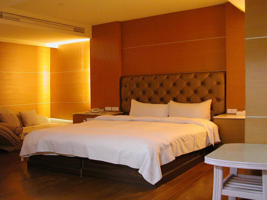 Zaw Jung Business Hotel Taizhong Zewnętrze zdjęcie
